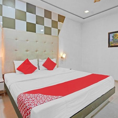 Flagship 83490 Hotel Bently Palace Mumbai Ngoại thất bức ảnh