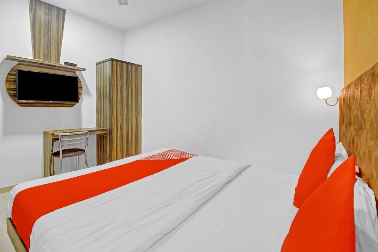 Flagship 83490 Hotel Bently Palace Mumbai Ngoại thất bức ảnh