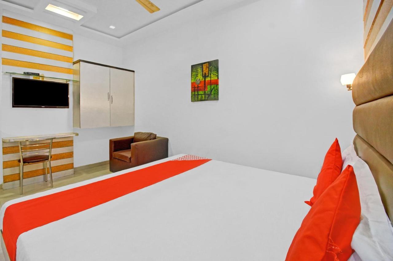 Flagship 83490 Hotel Bently Palace Mumbai Ngoại thất bức ảnh